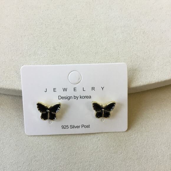 Shopeunoia Boutique Jewelry - Gold & Black Butterfly Shaped Stud Earrings